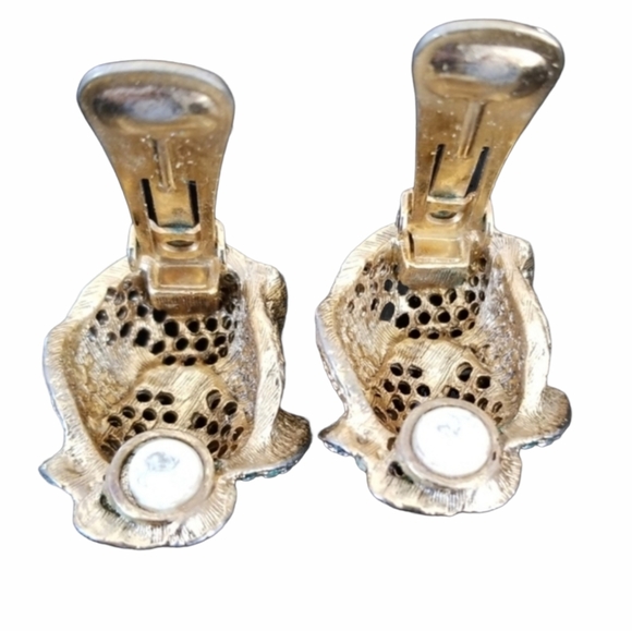 Vintage Mid Century Rose Design Gold Tone Rhinestone Clip Earrings - Picture 8 of 15